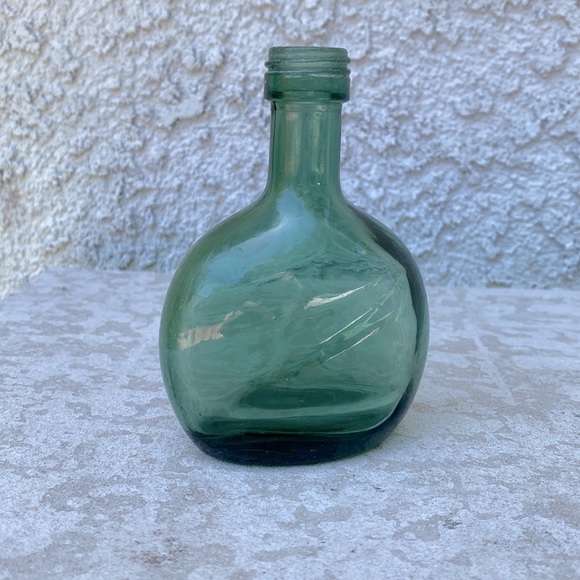 Vintage Green Glass Miniature Bottle Made in Portugal 🇵🇹 - Picture 2 of 9